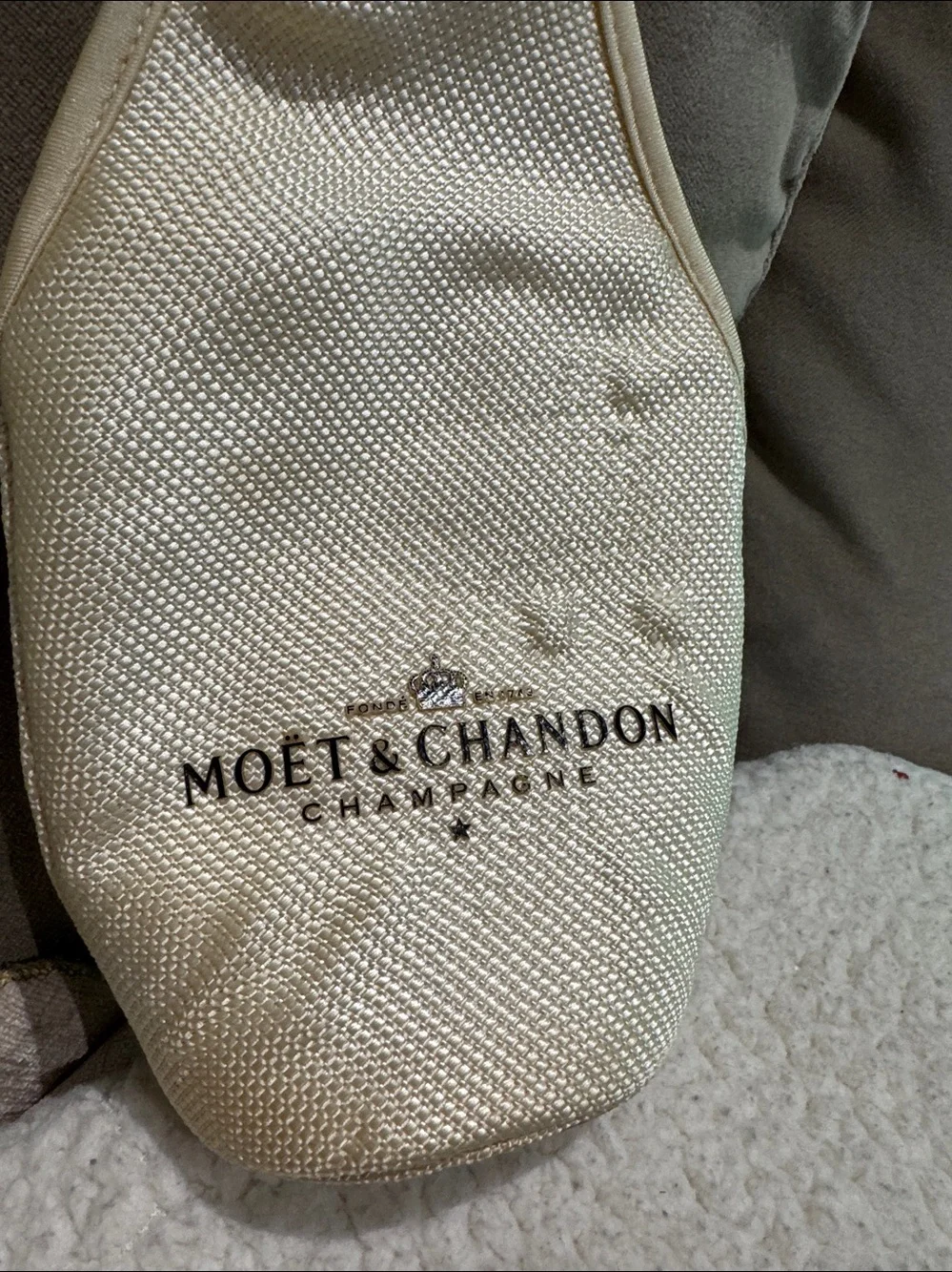 Moet & Chandon bracelet tote insulated champagne tote carrier